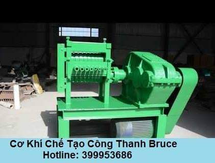 Steel stretching and rolling machine